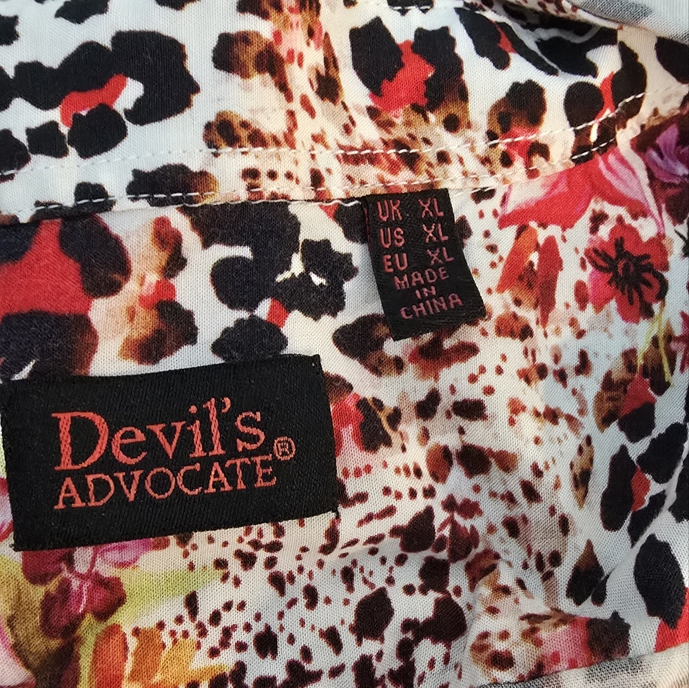 Vibrant Multicolor Button-Up Blouse - Picture 13 of 13